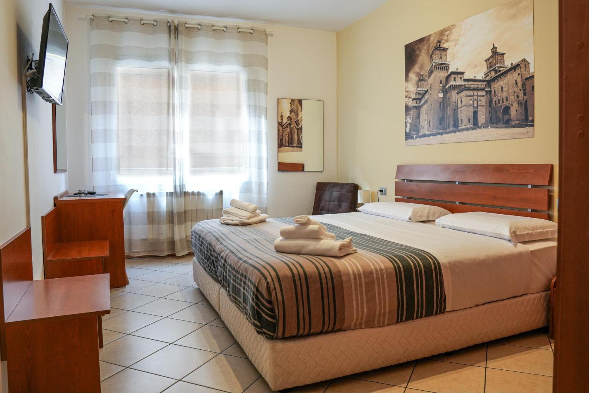 Smart Hotel Ferrara Exteriör bild