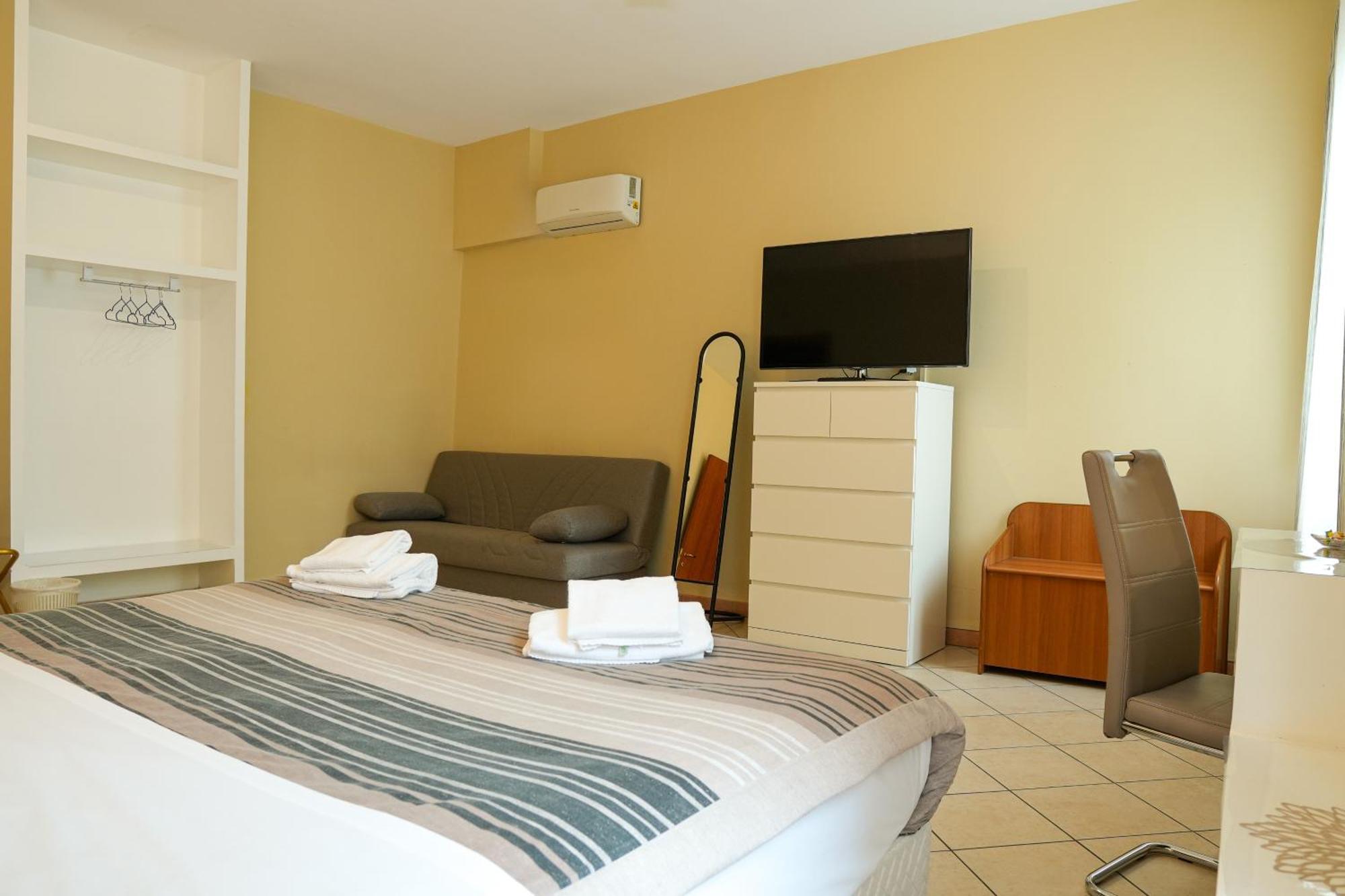 Smart Hotel Ferrara Exteriör bild