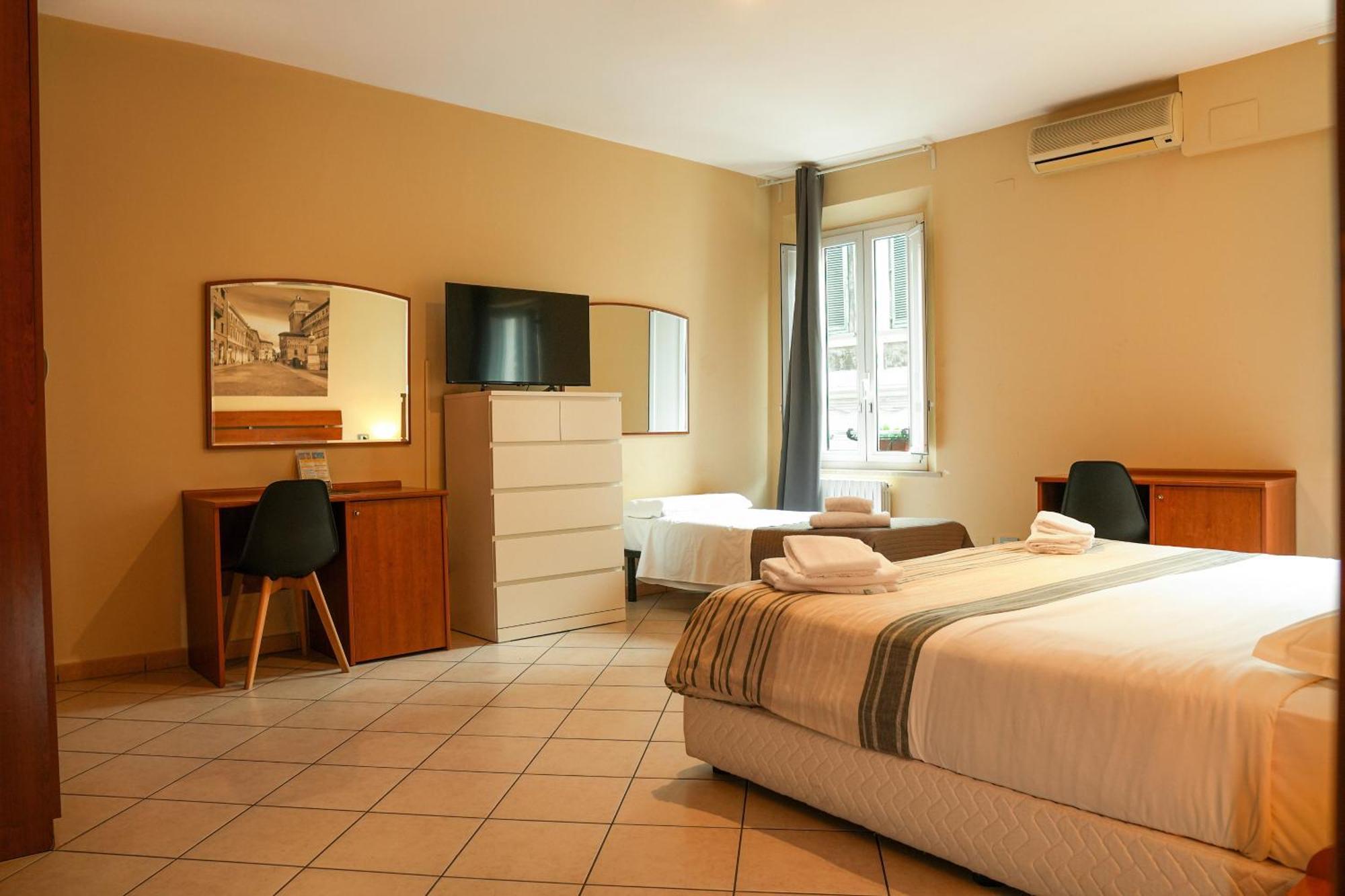 Smart Hotel Ferrara Exteriör bild