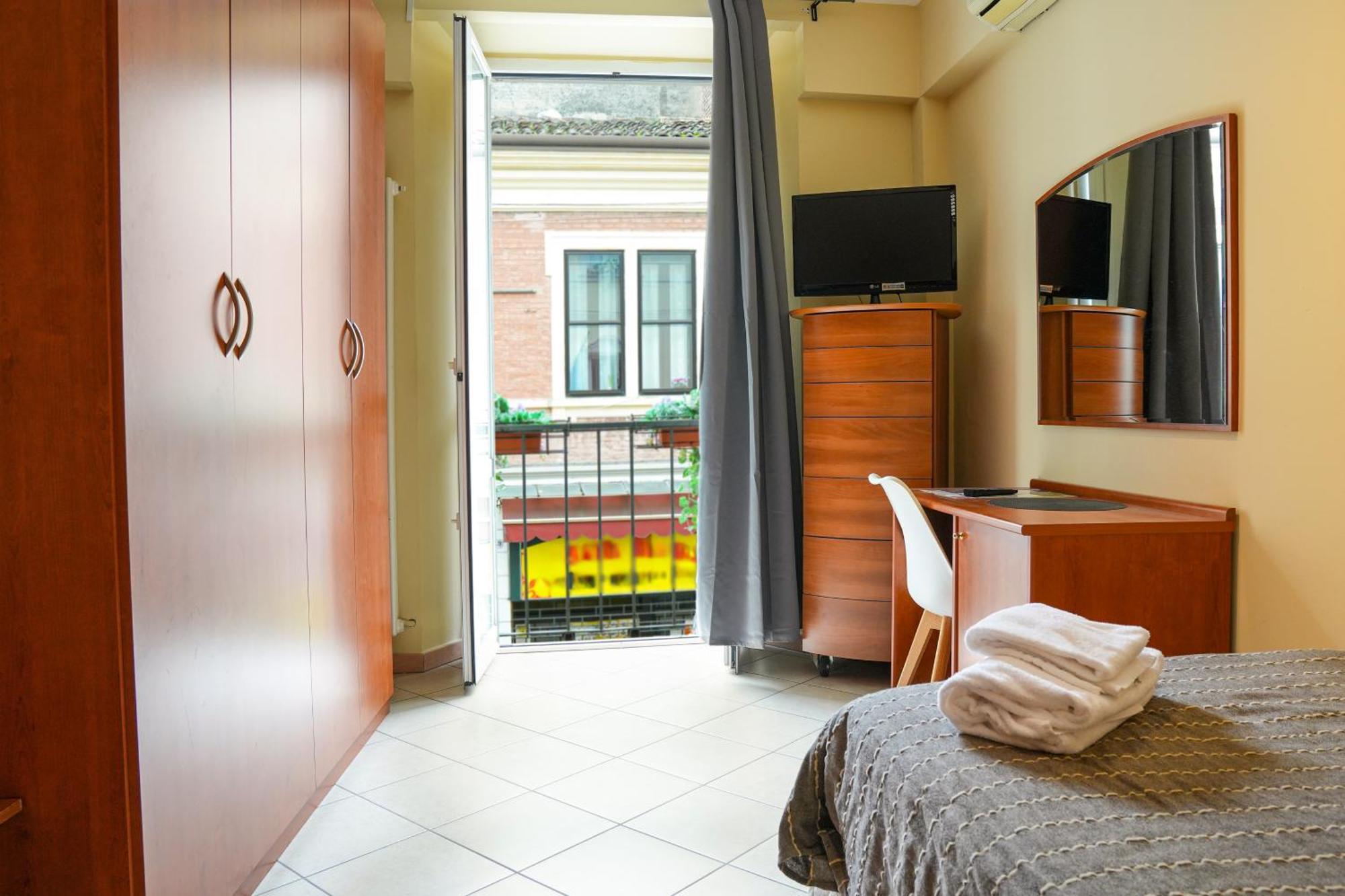 Smart Hotel Ferrara Exteriör bild