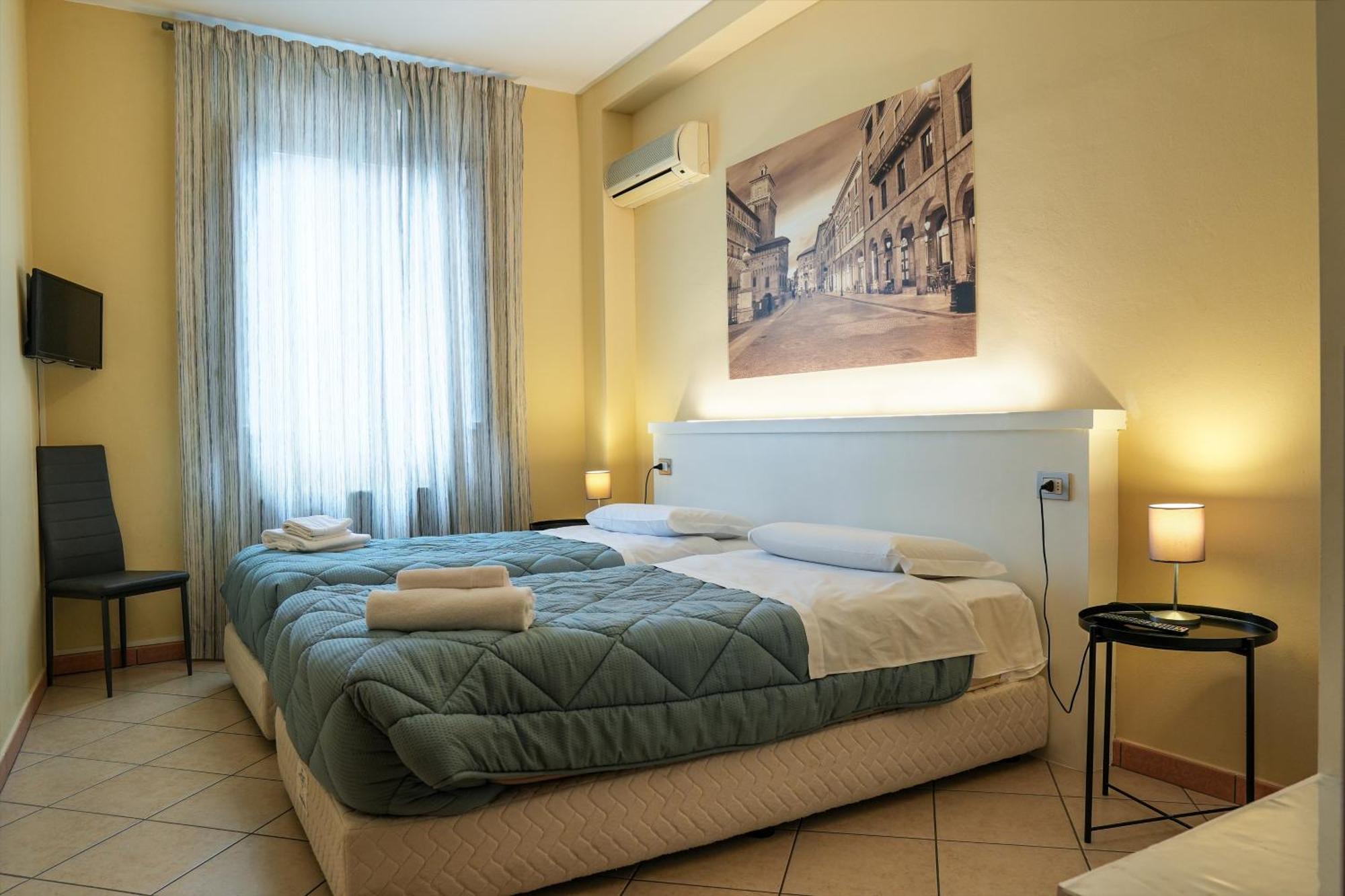 Smart Hotel Ferrara Exteriör bild